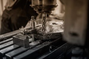 ZukunftKapital - CNC-Bearbeitung: Wie kann man Produktionskosten optimieren und Gewinne steigern? - Wirtschaftstrends 1